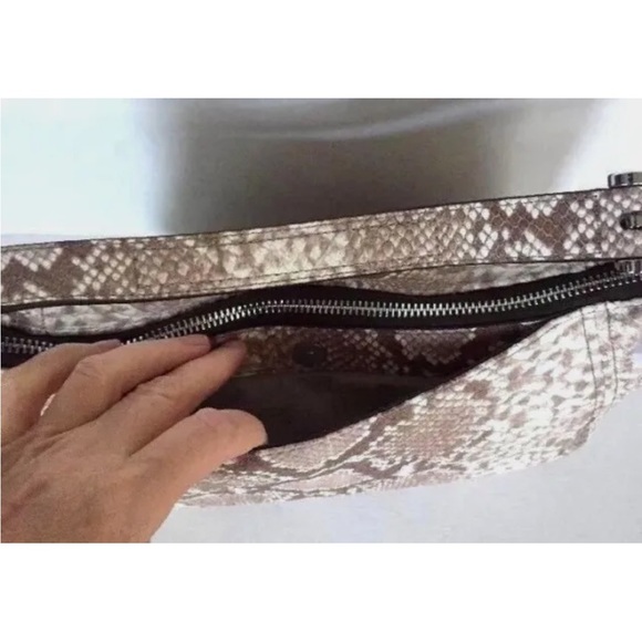 New Michael Kors Fulton Medium Top zip Shoulder bag Embossed Leather Dark Sand - Picture 8 of 9